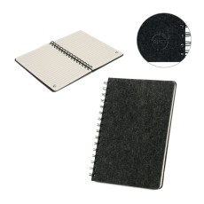 Caderno A5 de capa semi-rígida em feltro 100% reciclado, com argolas e 160 páginas pautadas corporativo